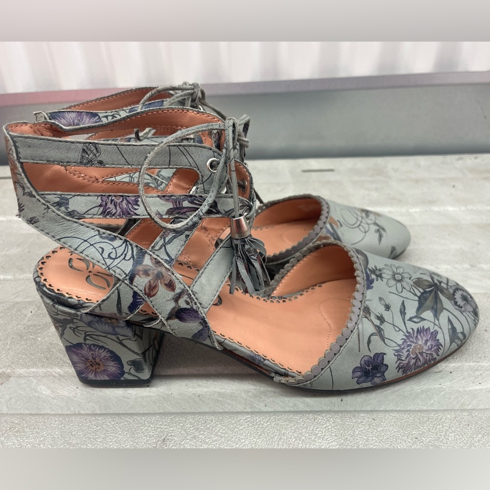 Poetic License Floral Heels Size 39 1/2 EUR